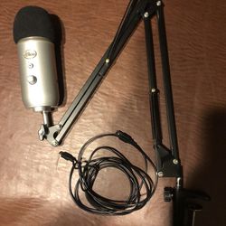 Blue Yeti microphone (stand included) with sony dynamic stereo headphones  