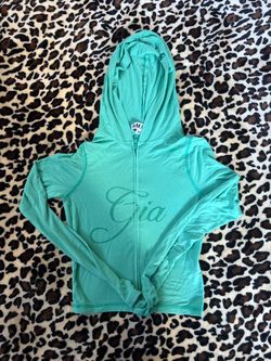 https://offerup.com/redirect/?o=SS5BTQ==.GIA blare teal zip up jacket