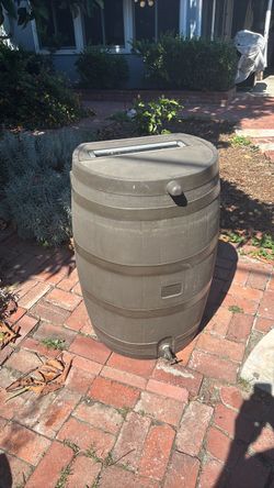 Rain barrel plastic