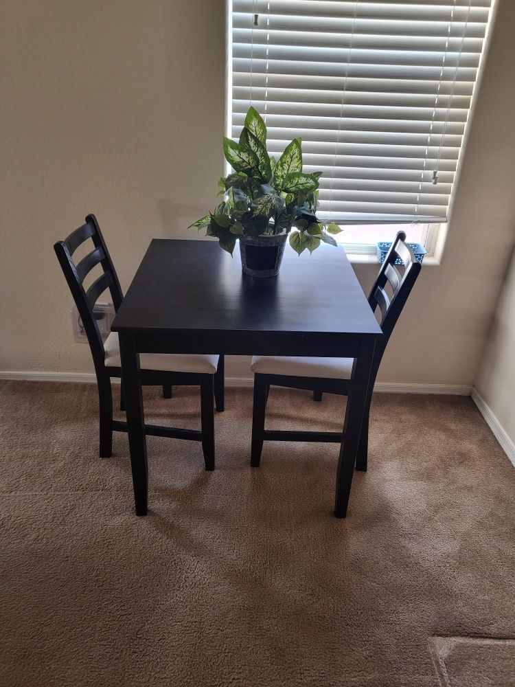 Small Black Table With 2 Chairs