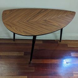 Decorative Table - Leaf-shaped