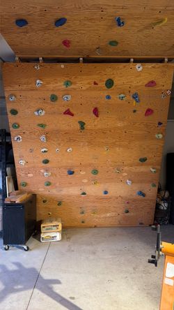 Climbing wall