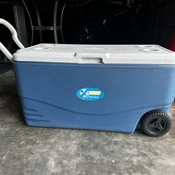 2 Coleman Extreme Coolers 