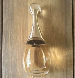 Dior J'adore Eau de Parfum Spray, Regular Size 100 ml, MPN 5 CD-1