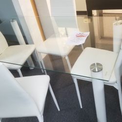 🥏BRAND NEW DINING TABLE WITH 4 CHAIRS 