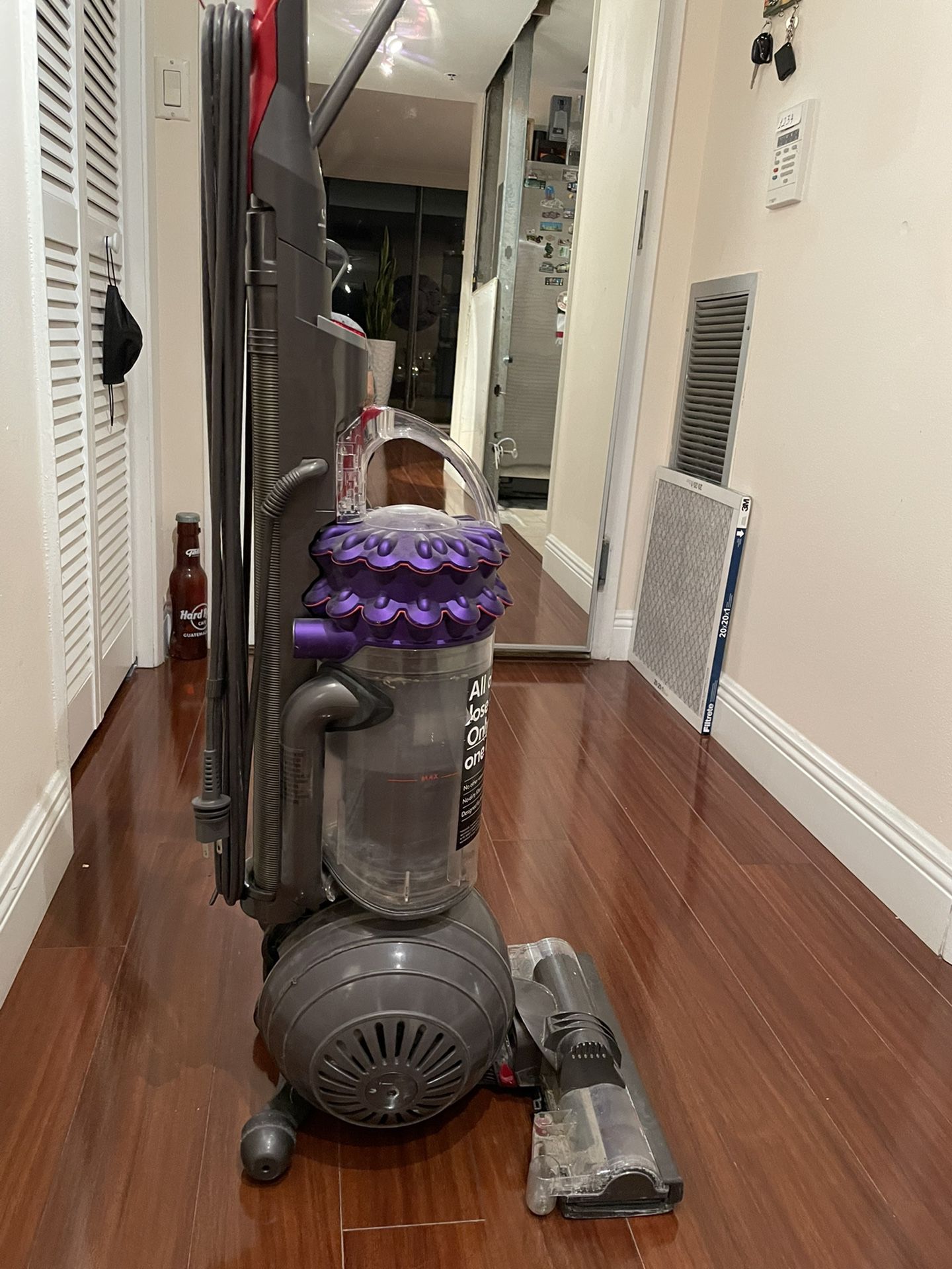 Vacuum Cleaner Dyson Cinetc Big Ball Animal Great Condition  No Issues