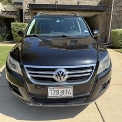$5,900 – Black 2009 VW Tiguan SE – 1 Owner, Clean CARFAX, Runs & Drives – 75214