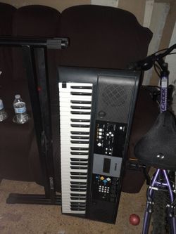 Black Yamaha Electronic Keyboard