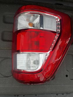2022 F150 Tailgate Light Right Side Stop