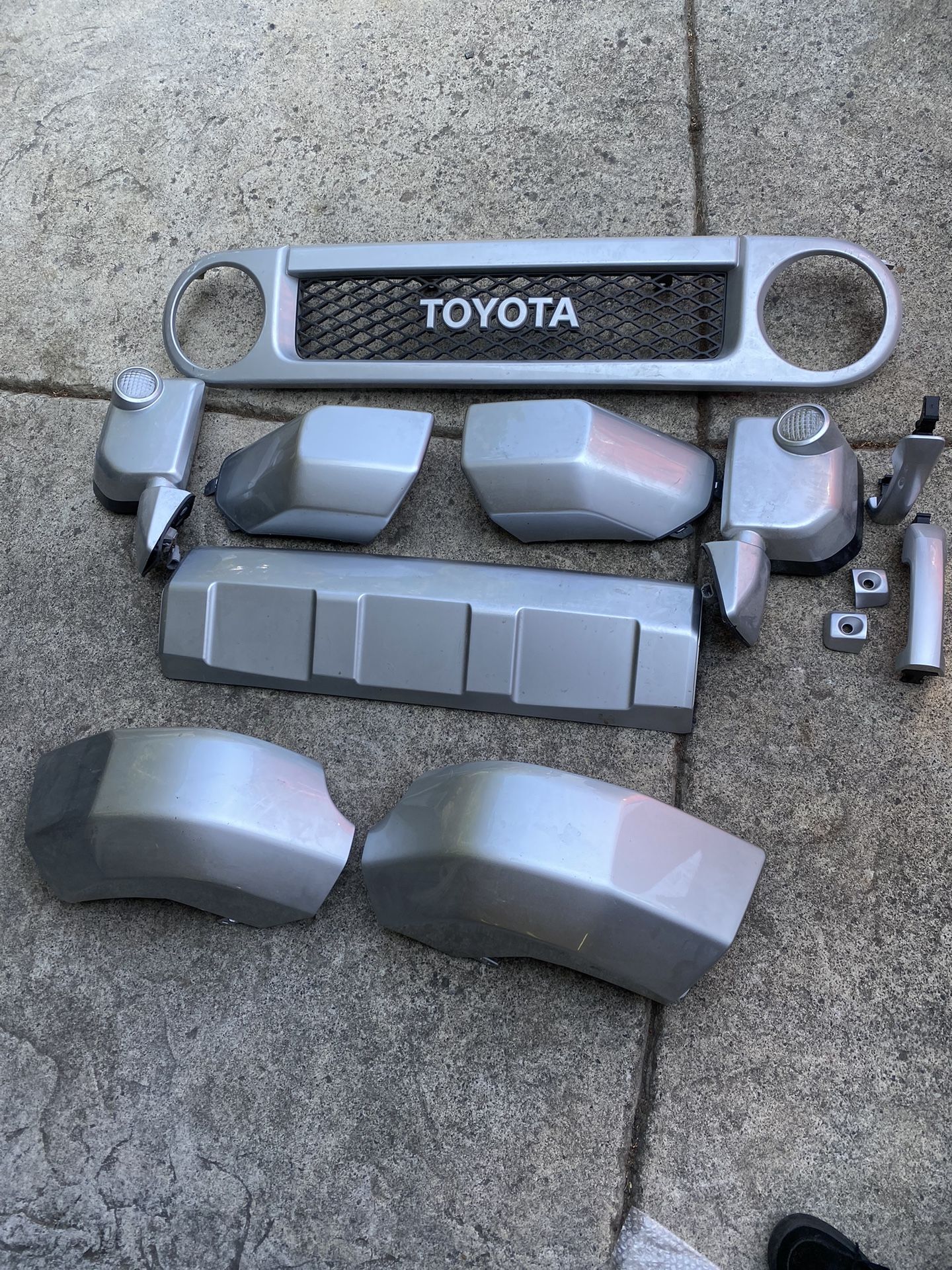 07 Toyota FJ Cruiser Bumper Parts