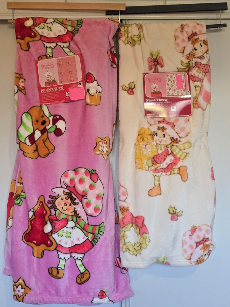 🎄 Strawberry Shortcake Christmas Blankets 🎄