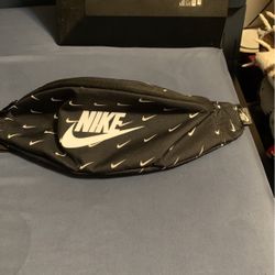 Nike Unisex Waist Bag Swoosh Print