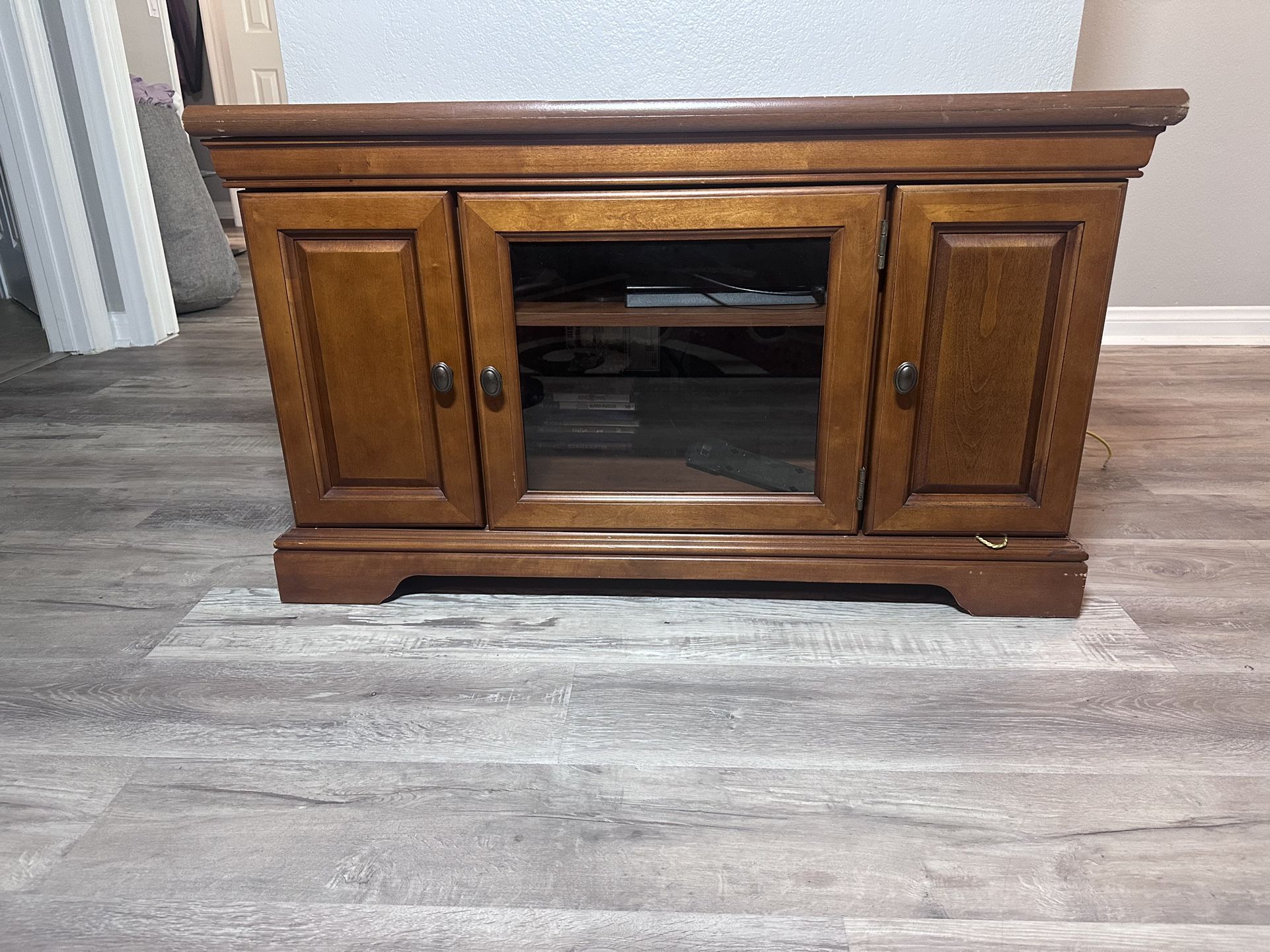 TV STAND/CONSOLE