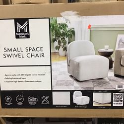 Small Space Swivel Chair 