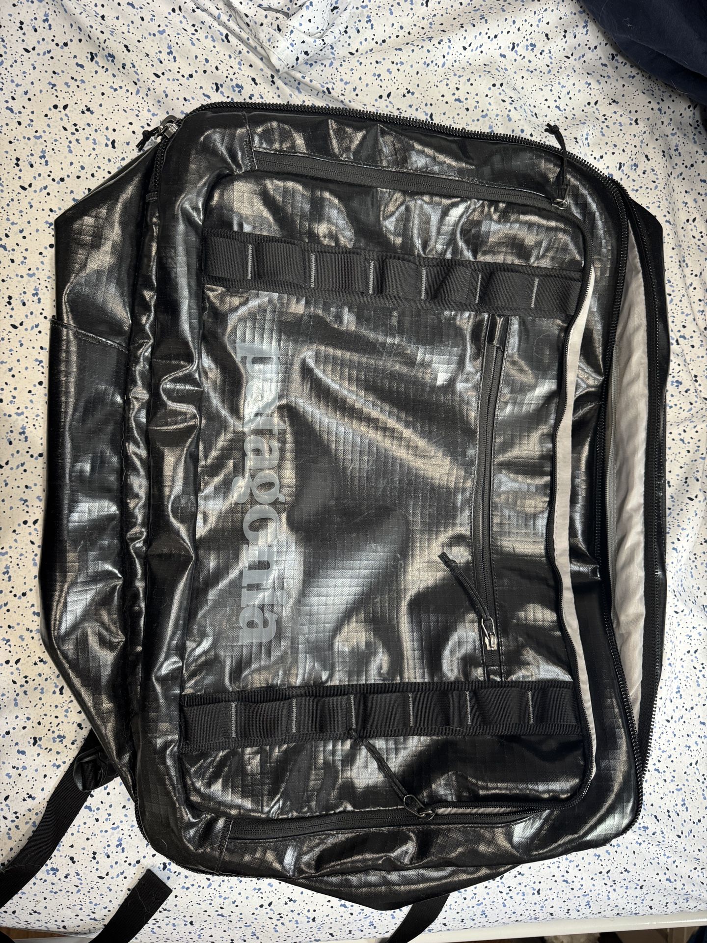 Patagonia Black Hole MLC 45L Convertible Travel Bag Backpack – Black