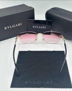 GOLDEN SQUARE STYLE – PINK & RED GRADIENT  // ESTILO CUADRADO DORADO – ROSA Y ROJO DEGRADADO
