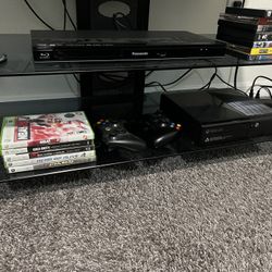 Xbox 360 Black 2 Controllers 5 Games