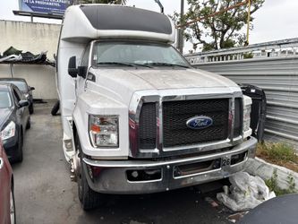 2017 Ford F-650 Bus
