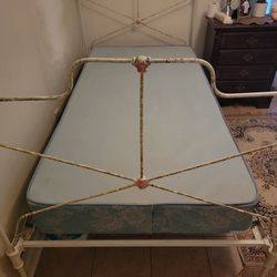 Antique metal bed