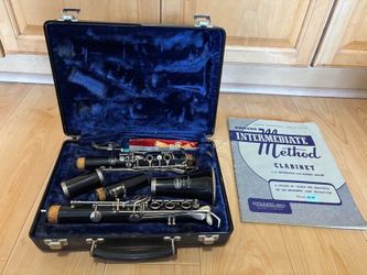 Vintage Bundy Selmer Resonite Clarinet With Book & Accessories