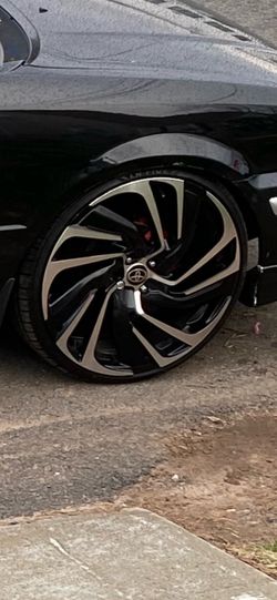 Toyota rims 20”
