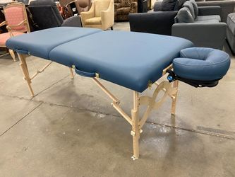 EARTHLITE Avalon Massage Table with Headrest and Carrying Case