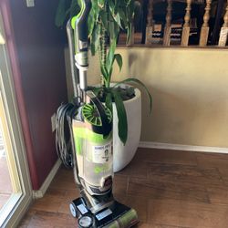 Bissell Pet Hair Eraser Vacuum 