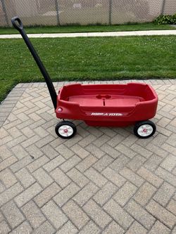 Radio Flyer Red Plastic Kids Wagon