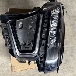 2021-23 Chevy Tahoe Right Headlight