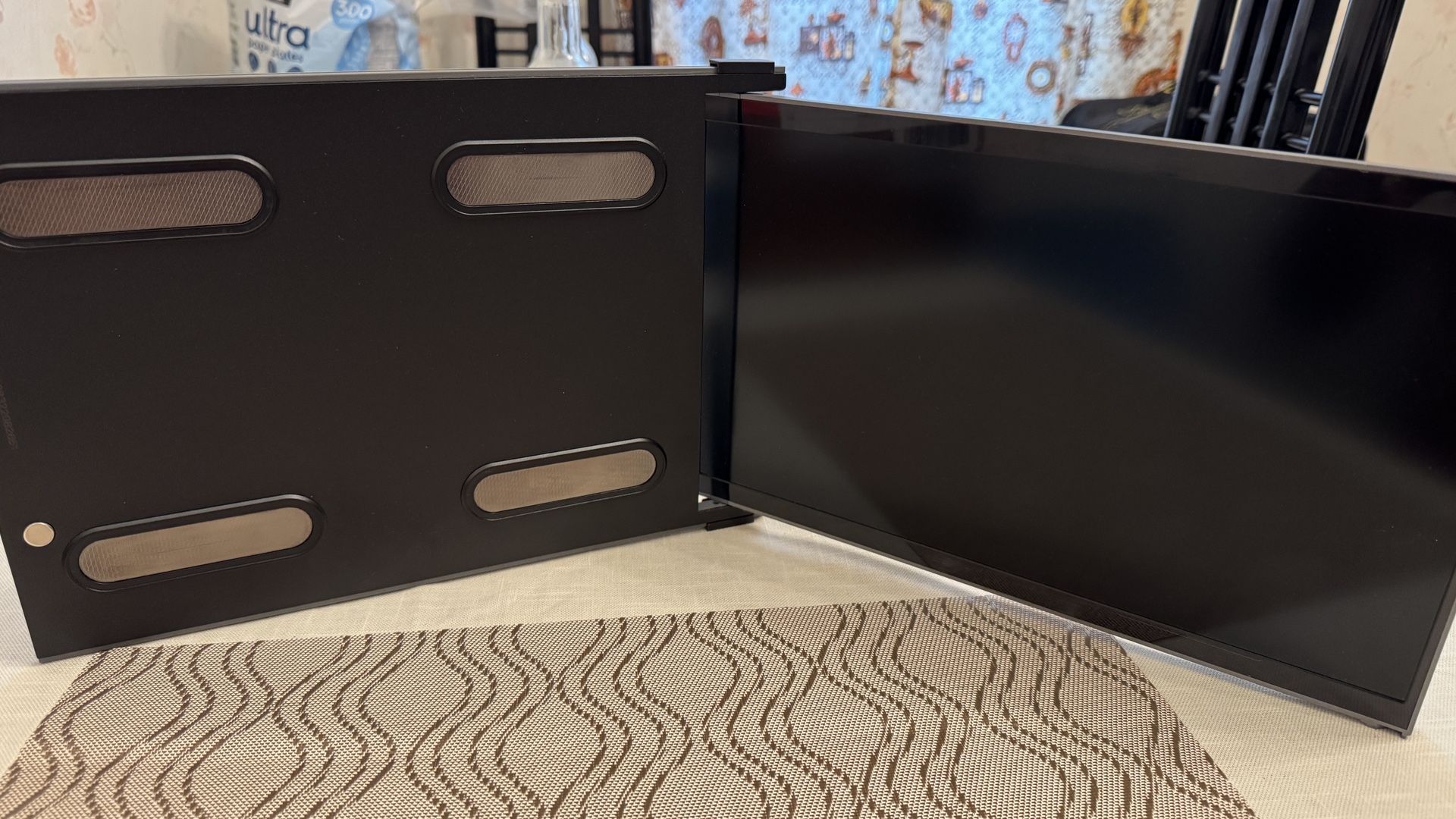 Pixels Duex Max portable Laptop Monitor