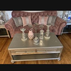 Front Room Set Two Side Coffee Tables One Big Coffee Table And Two Couches We Are Asking 1,000 For Everything 