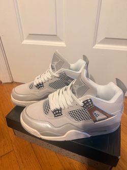 Air Jordan 4 Retro Frozen Moments Sneakers