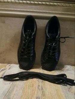 Black puma sneakers size 5. 1/2 Y like new