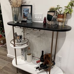 Tiered bar storage