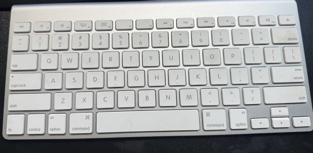 Apple A1314 MC184LL/A Bluetooth Wireless Magic Keyboard Tested, Works!!!
