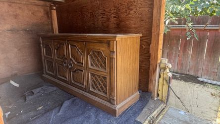 Vintage Magnavox record player