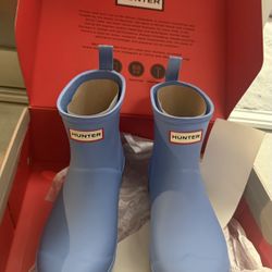 BRAND NEW -  IN BOX! Hunter Women's Play Short Rain Boot -  Medium Blue - Size 9 