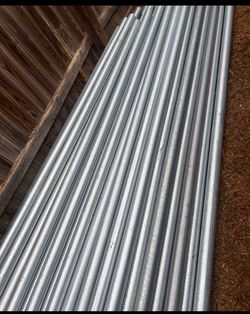 Metal fence post