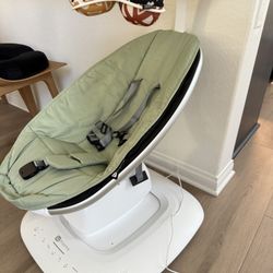4moms MamaRoo Multi-Motion Baby Swing with infant insert-Used