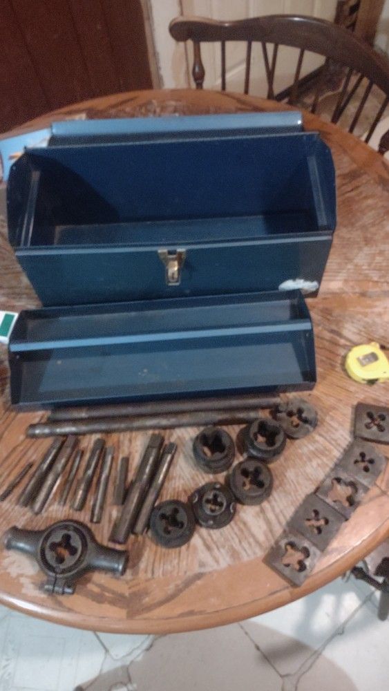 18 Piece Tap, Die And Threader Set & 5 Square Pipe Dies Plus Tool Box