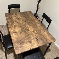 Dining room Table