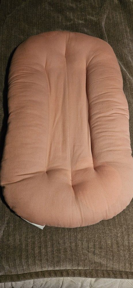 Snuggle Me Baby Lounger