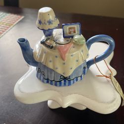 Miniature Trinkets. Mini Tea Set , Teapots, Mini Jewelry Box