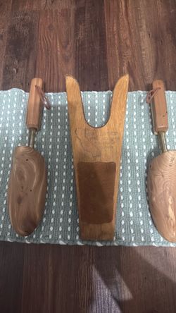 Boot stretchers and boots remover
