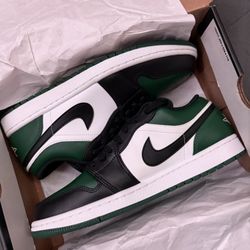 Jordan 1 Low Green Tow Size 9.5