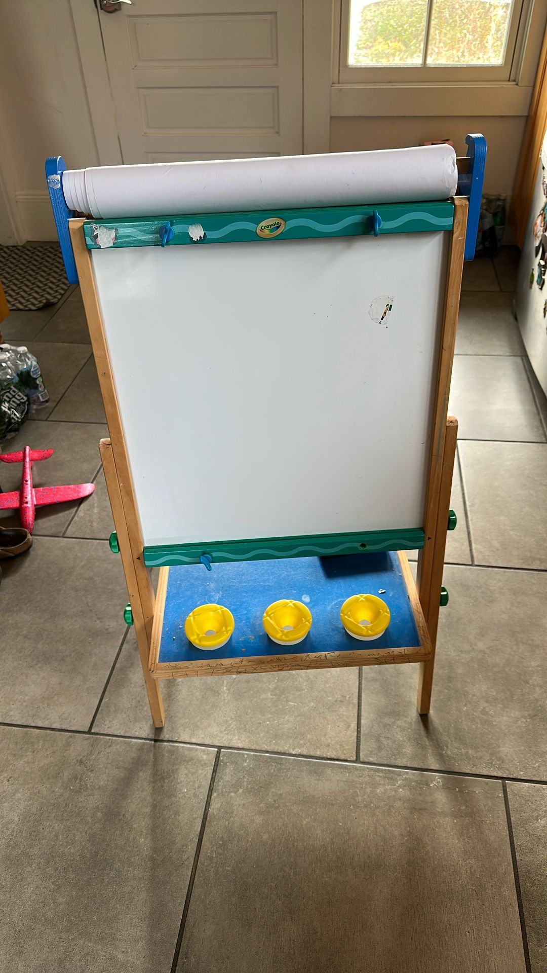 Crayola Kids Wooden Easel, Dry Erase Board & Chalkboard, Kids Toys, Gift, Age 4, 5, 6, 7