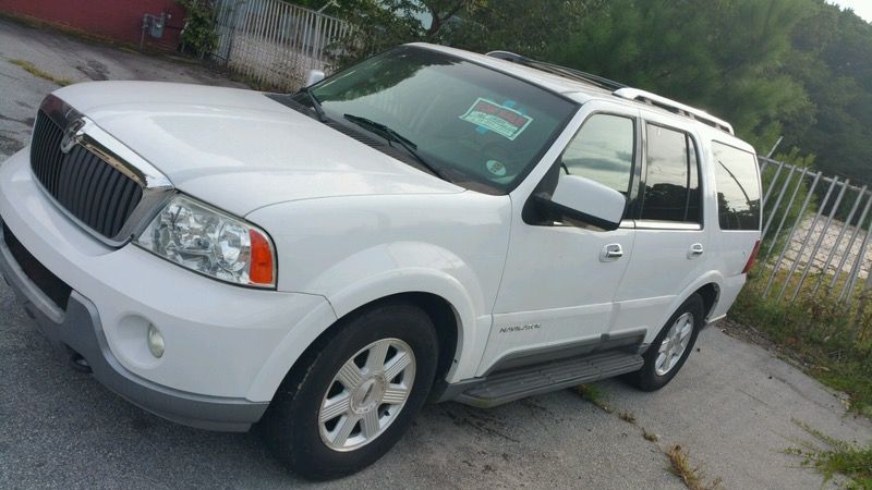 2004 Lincoln Navigator