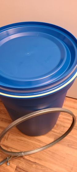 Barrels 30 US gallons With Seal On Lids And Locking Metal Rings This Locks And all clean and FOOD GRADE

The price for 1 barrel 

THESE ARE LIKE  NEW