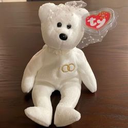 Ty Beanie Baby Mrs. 2001 Bride Beanie Baby with Silver in Fur Excellent NWT 
