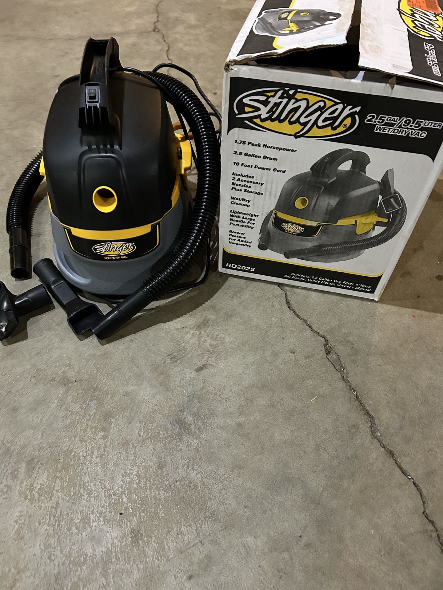 Stinger 2.5 Gallon Wet/Dry Shop Vac